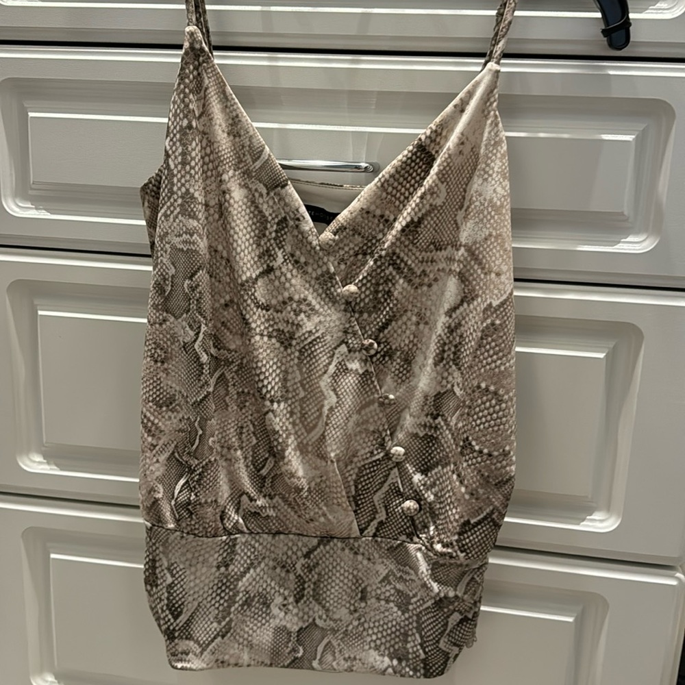 White House black market tank